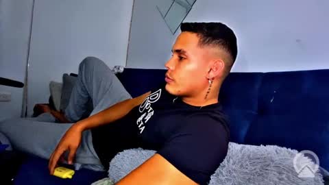 Snapshot of _0324 chatting on 04/17/26, 02:53 rick online show from 04/17/26, 02:53