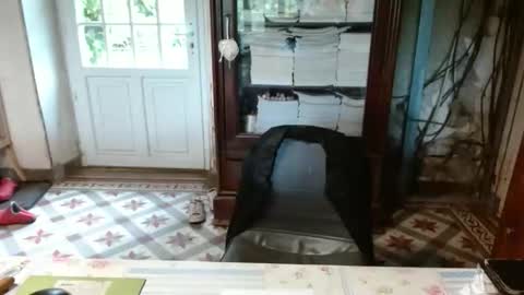 Snapshot of _123_voyeur_ chatting on 09/12/25, 09:20 _123_voyeur_ online show from 09/12/25, 09:20