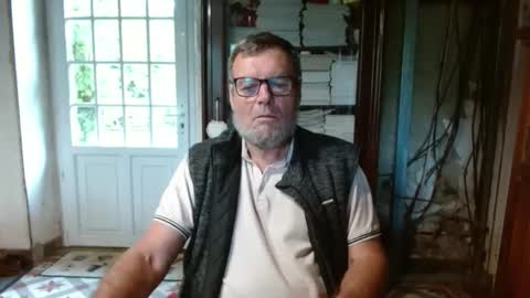 Snapshot of _123_voyeur_ chatting on 10/03/25, 10:01 _123_voyeur_ online show from 10/03/25, 10:01