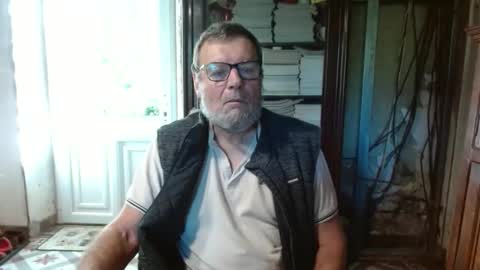 Snapshot of _123_voyeur_ chatting on 10/06/25, 08:34 _123_voyeur_ online show from 10/06/25, 08:34