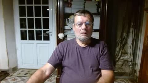 Snapshot of _123_voyeur_ chatting on 10/10/25, 05:56 _123_voyeur_ online show from 10/10/25, 05:56