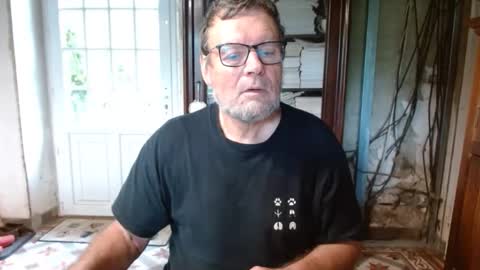 Snapshot of _123_voyeur_ chatting on 10/19/25, 10:49 _123_voyeur_ online show from 10/19/25, 10:49