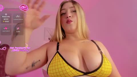 Snapshot of _abby_cooper_ chatting on 04/02/26, 01:36 Abby Cooper online show from 04/02/26, 01:36