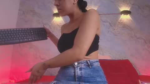 Snapshot of _abby_rouss chatting on 10/25/25, 03:14 abby rouss online show from 10/25/25, 03:14