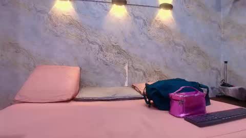 Snapshot of _abby_rouss chatting on 10/29/25, 03:20 abby rouss online show from 10/29/25, 03:20