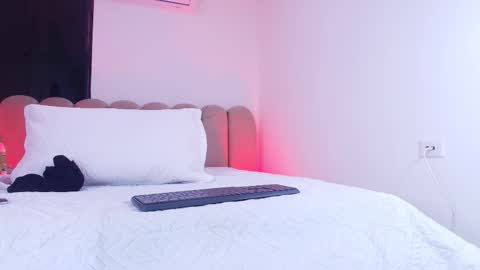 Snapshot of _abby_rouss chatting on 11/19/25, 03:06 abby rouss online show from 11/19/25, 03:06