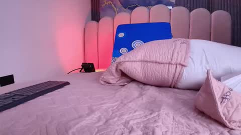 Snapshot of _abby_rouss chatting on 12/02/25, 03:01 abby rouss online show from 12/02/25, 03:01