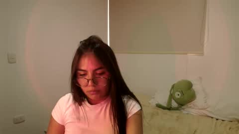 Snapshot of _abbyyyy_ chatting on 03/18/26, 06:00 abby 3 online show from 03/18/26, 06:00