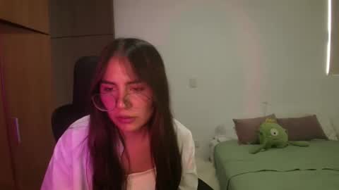 Snapshot of _abbyyyy_ chatting on 05/28/26, 04:04 abby 3 online show from 05/28/26, 04:04