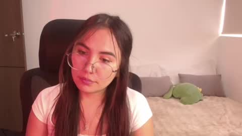 Snapshot of _abbyyyy_ chatting on 07/15/26, 05:07 abby 3 online show from 07/15/26, 05:07