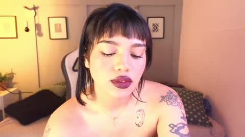 abigaill online show from 12/05/24, 07:16