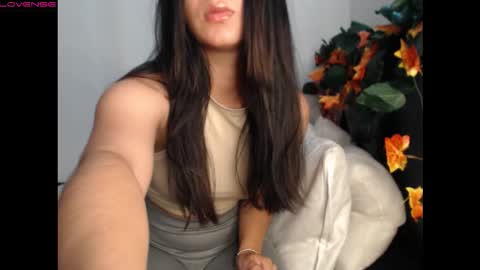 Snapshot of _abrill_20 chatting on 10/11/25, 08:51 _abrill_20 online show from 10/11/25, 08:51