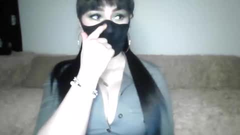 Snapshot of _adela_c chatting on 01/08/25, 10:16 Adela online show from 01/08/25, 10:16