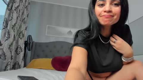 Snapshot of _adelle chatting on 03/11/26, 02:34 Adelle online show from 03/11/26, 02:34