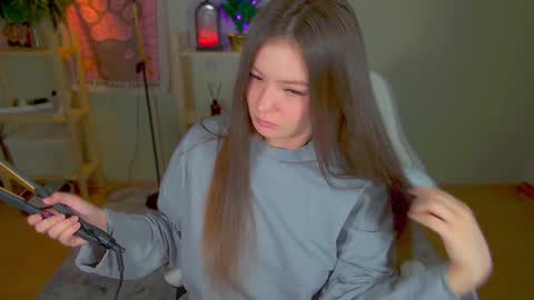 Emy online show from 01/05/25, 01:13