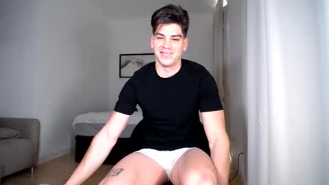 _aesthetic online show from 04/10/26, 01:27