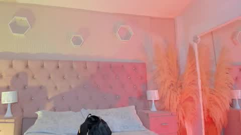 Agatha online show from 12/21/25, 04:08