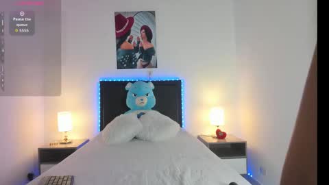 Snapshot of _alana_grey_ chatting on 02/19/26, 01:51 _alana_grey_ online show from 02/19/26, 01:51