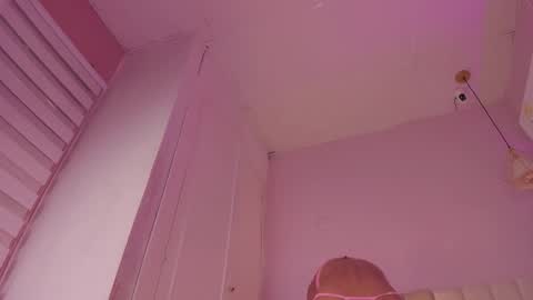 Snapshot of _aleja_x chatting on 11/04/25, 11:31 _aleja_x online show from 11/04/25, 11:31