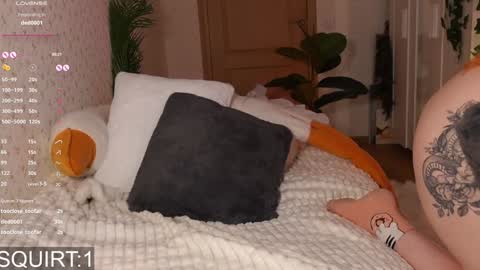 Snapshot of _aleksa chatting on 12/19/24, 12:24 Alexa online show from 12/19/24, 12:24