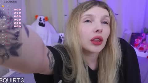 Snapshot of _aleksa chatting on 10/18/25, 05:14 Alexa online show from 10/18/25, 05:14