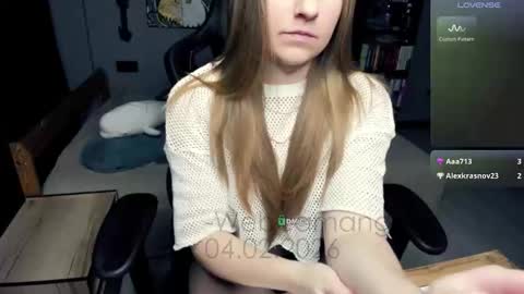 Snapshot of _aleksaa_ chatting on 02/04/26, 03:40 Aleksandra online show from 02/04/26, 03:40