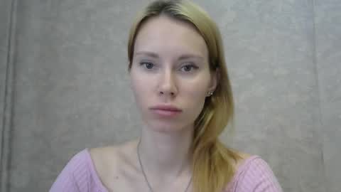 _alex1819 online show from 05/18/26, 07:03