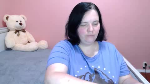 Snapshot of _alexandra_ray_ chatting on 10/17/25, 11:46 _alexandra_ray_ online show from 10/17/25, 11:46