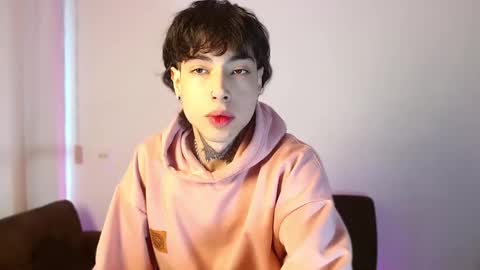 Snapshot of _alexblunt_ chatting on 12/24/24, 12:00 _alexblunt_ online show from 12/24/24, 12:00