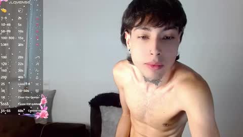 Snapshot of _alexblunt_ chatting on 12/31/24, 09:17 _alexblunt_ online show from 12/31/24, 09:17