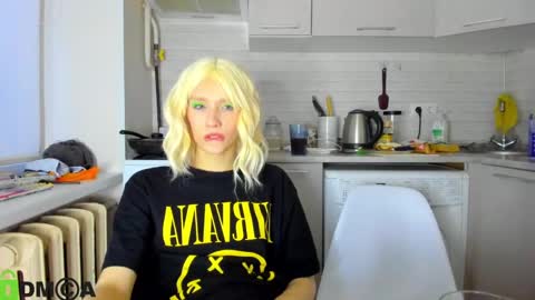 Snapshot of _alice_kitty chatting on 12/15/24, 01:00 Gaylord online show from 12/15/24, 01:00