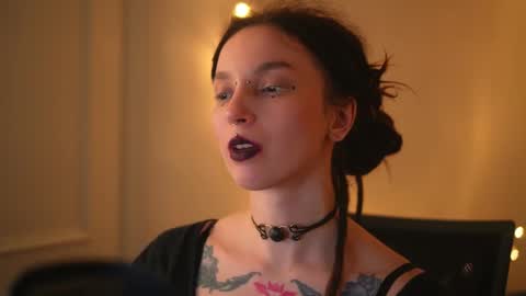 Snapshot of _alicemorrison_ chatting on 03/24/26, 05:07 Alice Morrison Mistress Datura online show from 03/24/26, 05:07