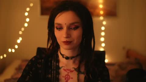 Snapshot of _alicemorrison_ chatting on 04/19/26, 05:34 Alice Morrison Mistress Datura online show from 04/19/26, 05:34