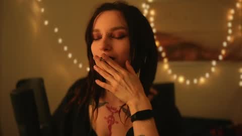 Snapshot of _alicemorrison_ chatting on 04/23/26, 05:37 Alice Morrison Mistress Datura online show from 04/23/26, 05:37