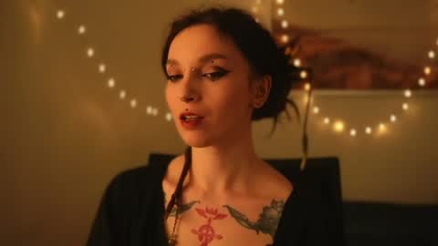 Snapshot of _alicemorrison_ chatting on 04/24/26, 05:26 Alice Morrison Mistress Datura online show from 04/24/26, 05:26