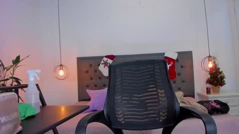 Snapshot of _aline_hall chatting on 12/06/24, 10:38 Alline Hall online show from 12/06/24, 10:38