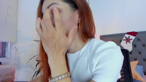 Snapshot of _aline_hall chatting on 12/10/24, 11:11 Alline Hall online show from 12/10/24, 11:11