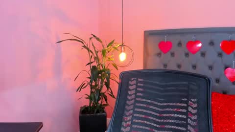 Snapshot of _aline_hall chatting on 02/13/25, 11:50 Alline Hall online show from 02/13/25, 11:50