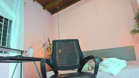 Snapshot of _aline_hall chatting on 09/10/25, 10:37 Alline Hall online show from 09/10/25, 10:37