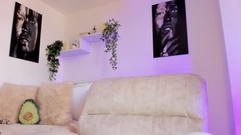 Karo online show from 01/11/25, 04:14