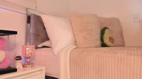 Snapshot of _alissonrose chatting on 12/04/25, 08:06 Karo online show from 12/04/25, 08:06