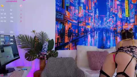 Snapshot of _alleyesonme chatting on 04/13/26, 02:00 Mia online show from 04/13/26, 02:00