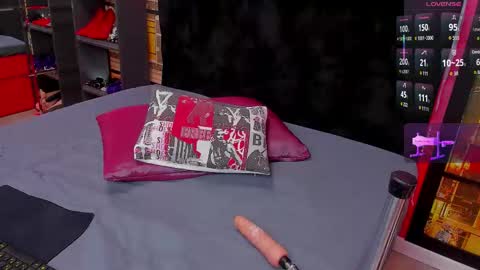 Alison online show from 11/08/25, 01:39