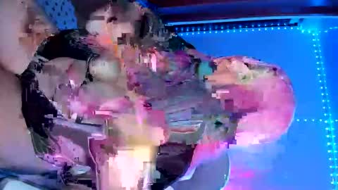 Snapshot of _alukah__ chatting on 10/19/25, 01:28 Alisa online show from 10/19/25, 01:28