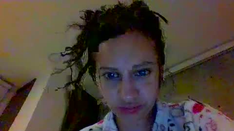 Snapshot of _alyson chatting on 12/22/25, 05:59 _alyson online show from 12/22/25, 05:59