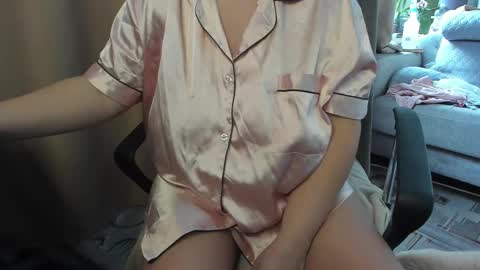Snapshot of _alyssia_ chatting on 02/17/25, 08:41 lisa online show from 02/17/25, 08:41