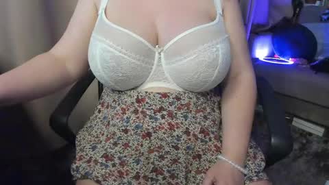 Snapshot of _alyssia_ chatting on 05/03/26, 07:42 lisa online show from 05/03/26, 07:42