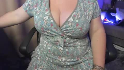 Snapshot of _alyssia_ chatting on 05/17/26, 08:05 lisa online show from 05/17/26, 08:05