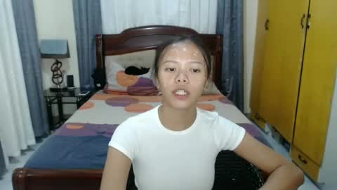 Snapshot of _amberxxx chatting on 02/12/25, 09:11 Amber online show from 02/12/25, 09:11