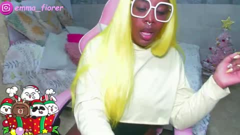 Snapshot of _amy_rojas_ chatting on 12/17/25, 11:11 ask me online show from 12/17/25, 11:11